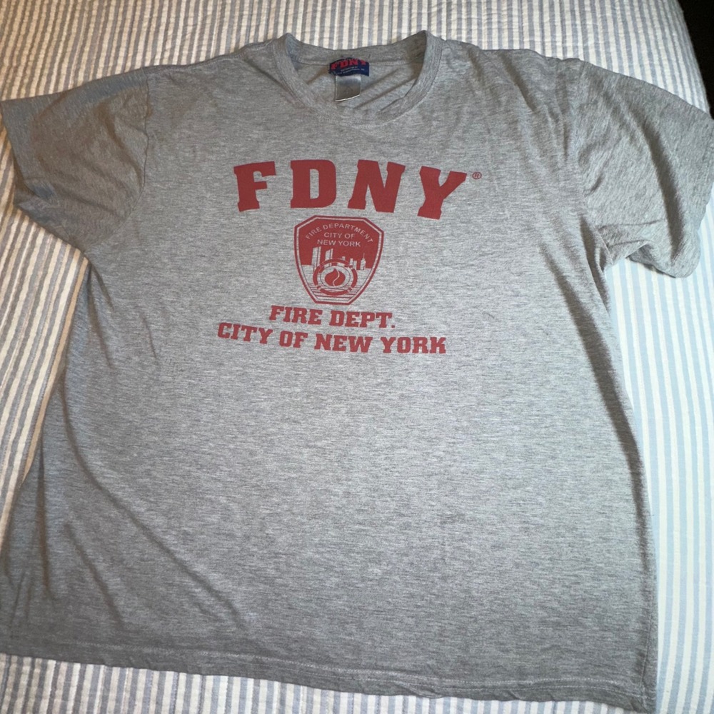 FDNY Fire Department City of New York Graphic T Shirt Men's Gray‎ XL